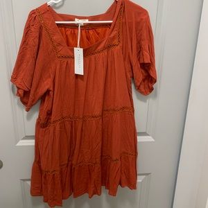 Short sleeve orange flowly dress